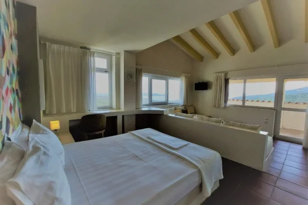 10 Suite 3 (2) Room with sea view at Filion Eco Suites