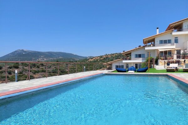 2 Hotel and Pool 2 Hotel and Pool