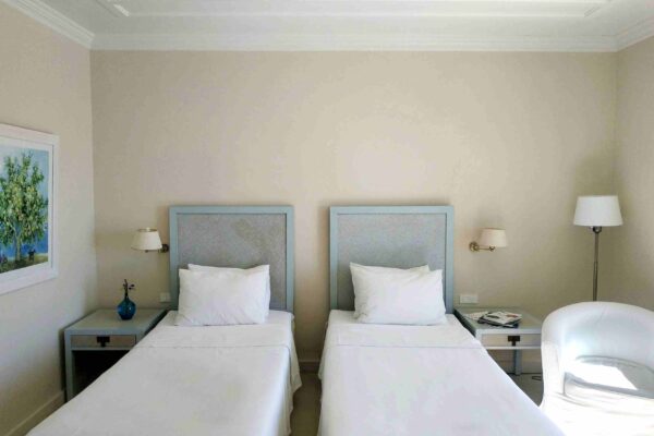 twin-room twin-room